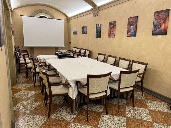 Sala del pozzo Art Hotel Commercianti Bologna Sala del pozzo Art Hotel Commercianti Bologna