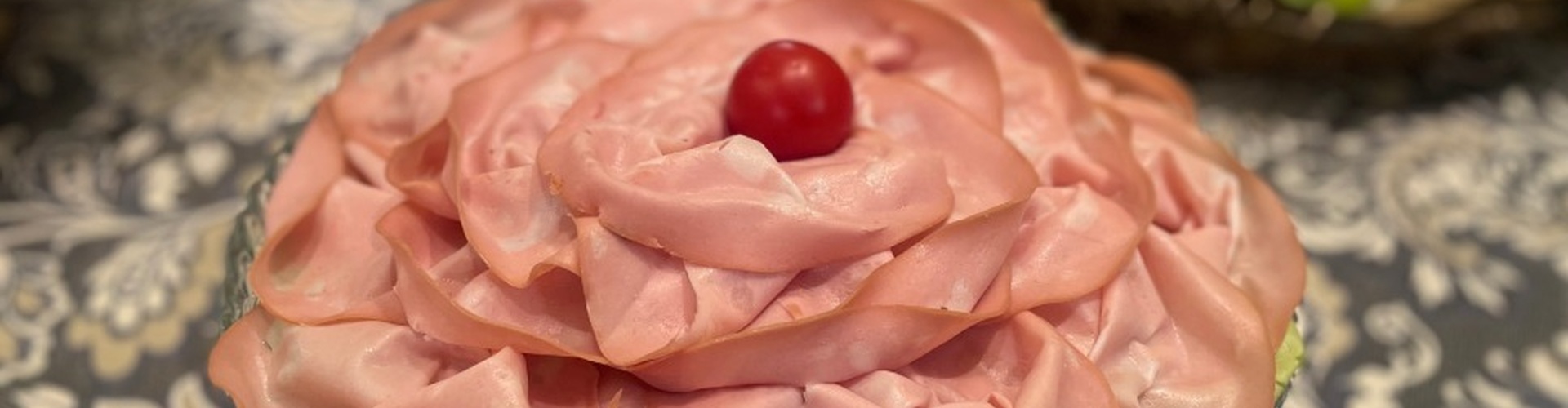 Commercianti Hotel - Bologna - Mortadella, un gusto e una storia bolognese Commercianti Hotel - Bologna - Mortadella, un gusto e una storia bolognese
