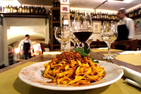 Cena in una Trattoria tipica Art Hotel Commercianti Cena in una Trattoria tipica Art Hotel Commercianti