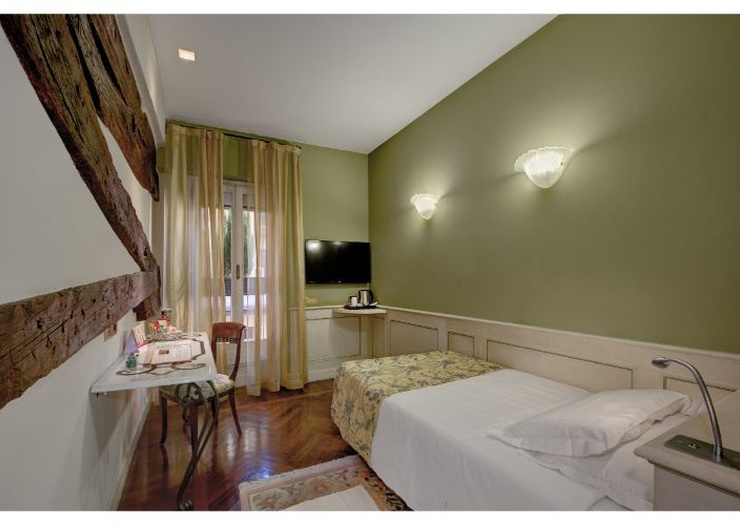 Camera singola Art Hotel Commercianti Bologna Camera singola Art Hotel Commercianti Bologna