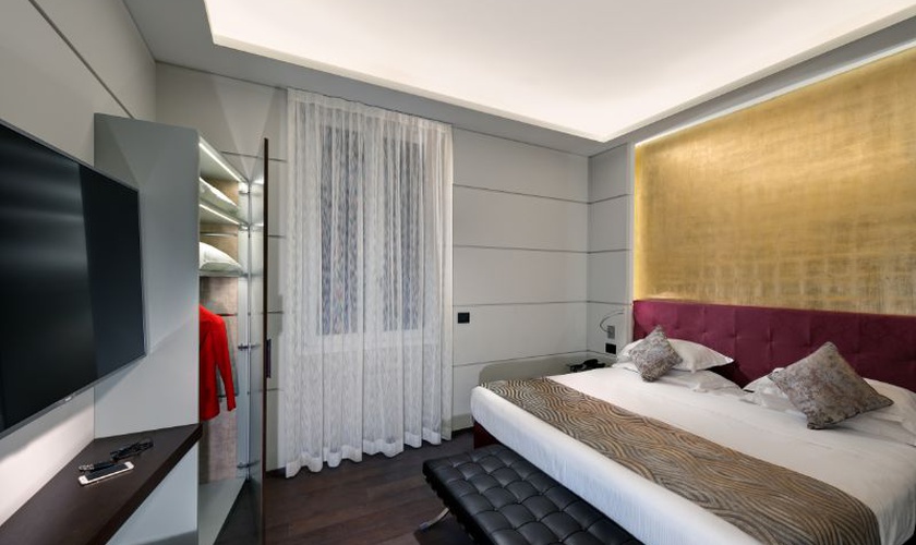 Luxury apartments  Art Hotel Commercianti Bologna