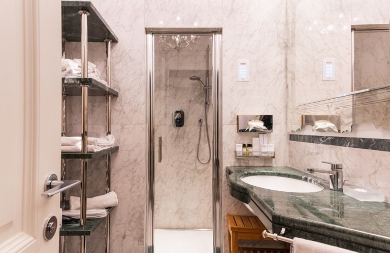 Luxury apartments battibecco Art Hotel Commercianti Bologna Luxury apartments battibecco Art Hotel Commercianti Bologna