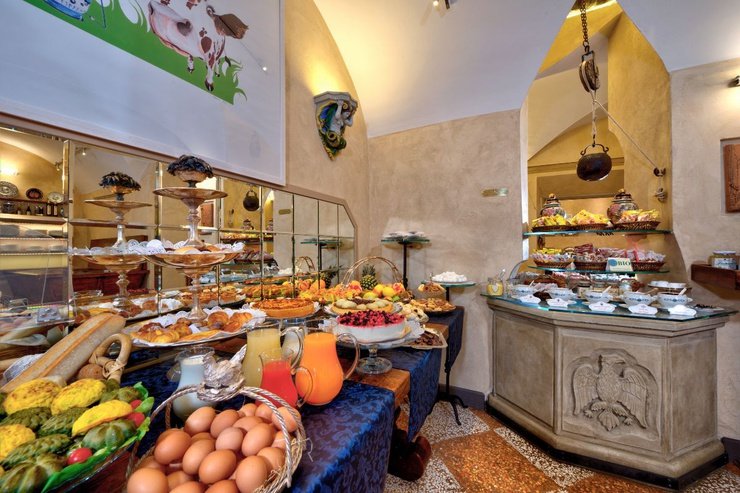 La nostra ricca colazione a buffet  Art Hotel Commercianti Bologna