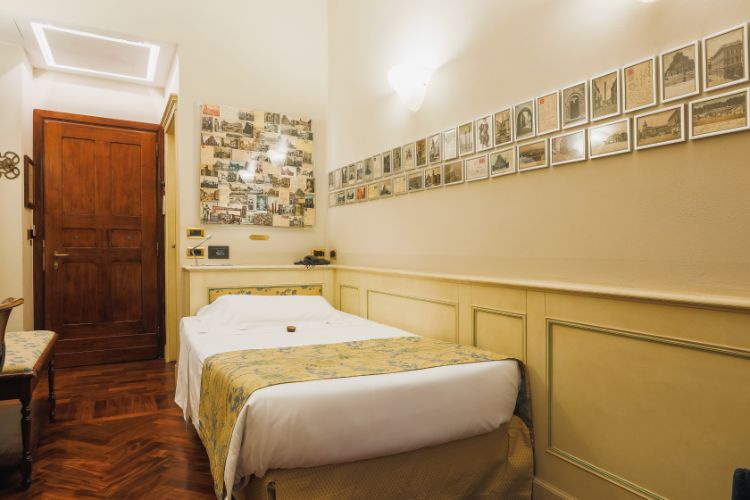 Camera singola Art Hotel Commercianti Bologna Camera singola Art Hotel Commercianti Bologna