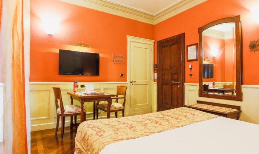 Camera doppia deluxe con terrazzo Art Hotel Commercianti Bologna Camera doppia deluxe con terrazzo Art Hotel Commercianti Bologna