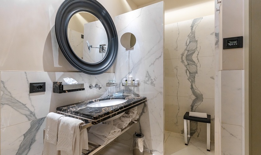 Luxury apartments Art Hotel Commercianti Bologna Luxury apartments Art Hotel Commercianti Bologna