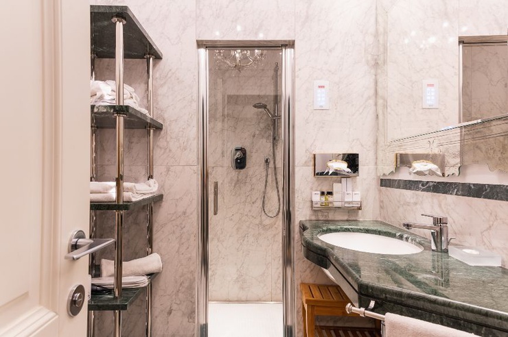 Luxury apartments battibecco Art Hotel Commercianti Bologna Luxury apartments battibecco Art Hotel Commercianti Bologna