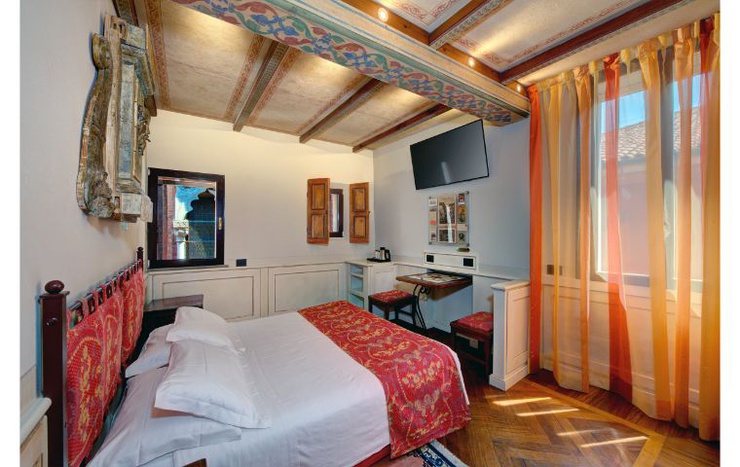 Camera doppia deluxe art hotel commercianti bologna Camera doppia deluxe art hotel commercianti bologna