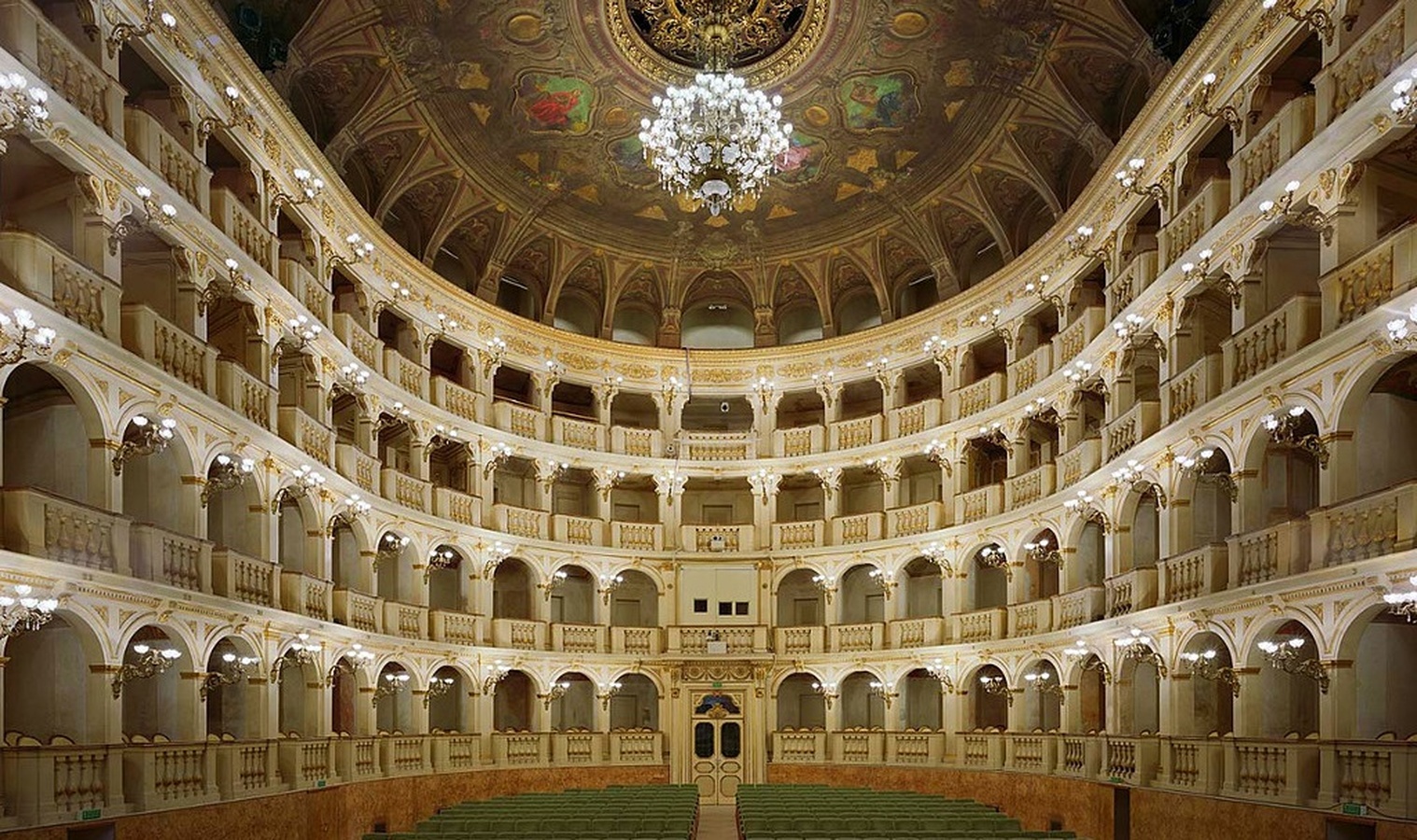 Teatro Comunale  Art Hotel Commercianti Bologna