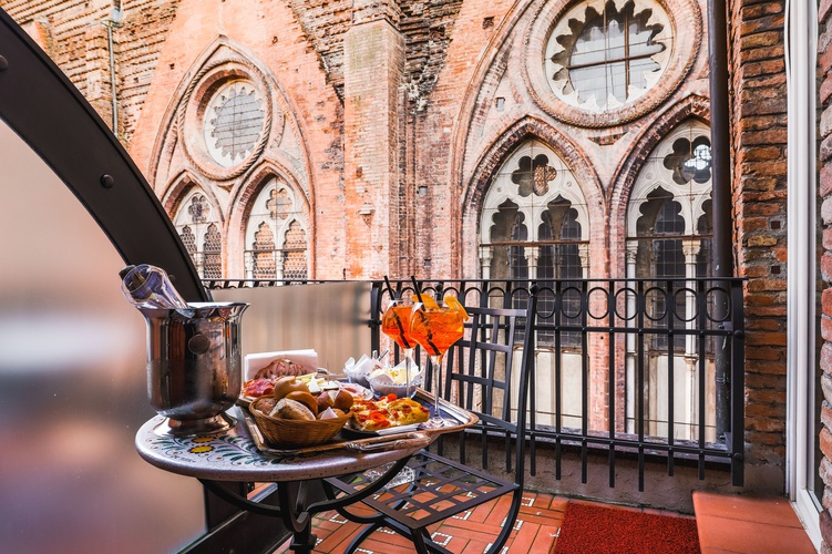 La basilica di san petronio e il patrono di bologna: Art Hotel Commercianti Bologna La basilica di san petronio e il patrono di bologna: Art Hotel Commercianti Bologna