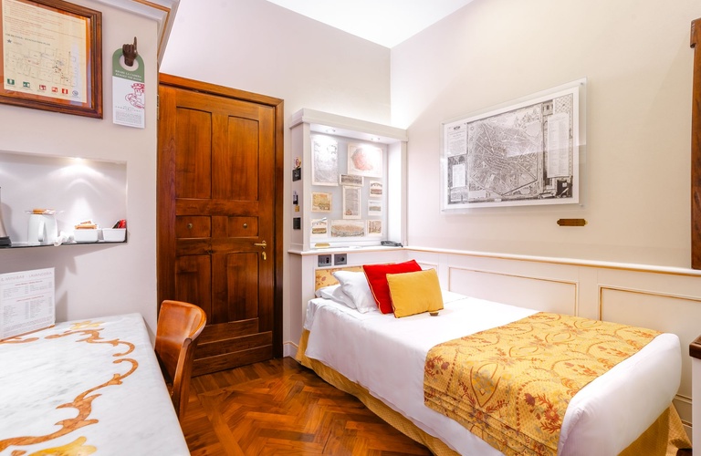 Camera singola Art Hotel Commercianti Bologna Camera singola Art Hotel Commercianti Bologna