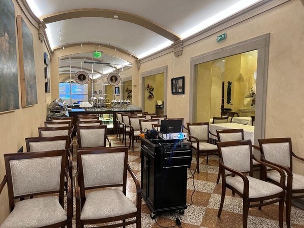 Sala del pozzo Art Hotel Commercianti Bologna Sala del pozzo Art Hotel Commercianti Bologna