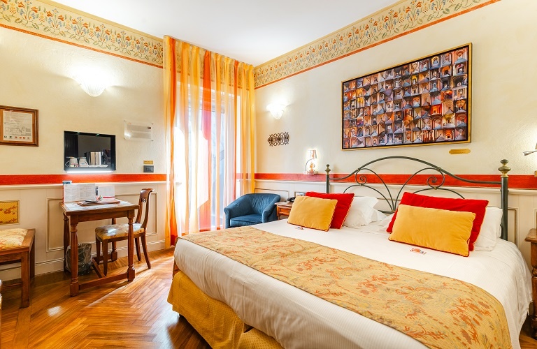 Camera doppia deluxe con terrazzo Art Hotel Commercianti Bologna Camera doppia deluxe con terrazzo Art Hotel Commercianti Bologna