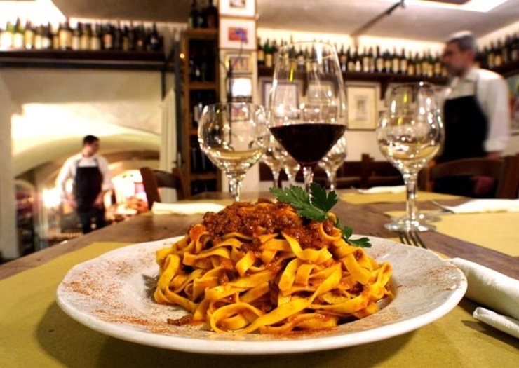 Cena in una Trattoria tipica Art Hotel Commercianti Bologna Cena in una Trattoria tipica Art Hotel Commercianti Bologna