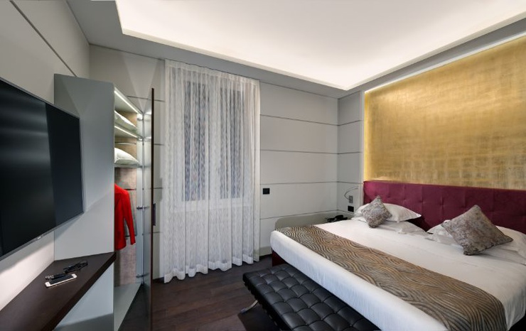 Luxury apartments  Art Hotel Commercianti Bologna