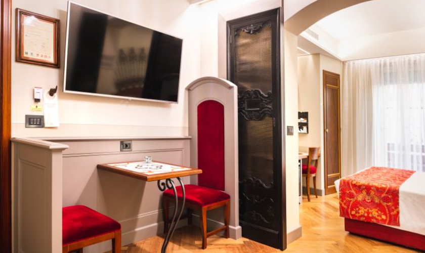 Junior suite deluxe Art Hotel Commercianti Bologna Junior suite deluxe Art Hotel Commercianti Bologna