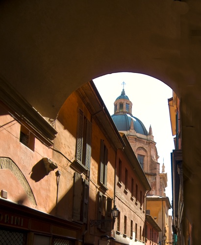 Bologna: la citta’ dei portici Art Hotel Commercianti Bologna: la citta’ dei portici Art Hotel Commercianti