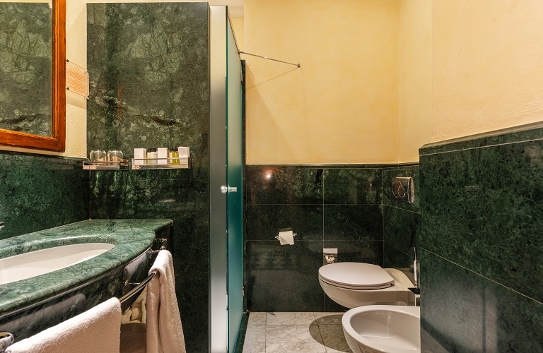 Camera doppia deluxe con terrazzo Art Hotel Commercianti Bologna Camera doppia deluxe con terrazzo Art Hotel Commercianti Bologna