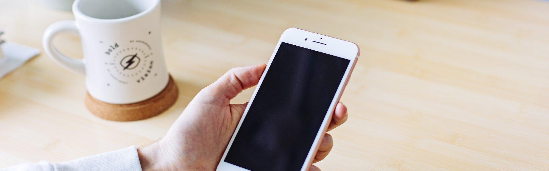 CONNESSI ONLINE E OFFLINE ALL’ART HOTEL COMMERCIANTI: Art Hotel Commercianti Bologna CONNESSI ONLINE E OFFLINE ALL’ART HOTEL COMMERCIANTI: Art Hotel Commercianti Bologna