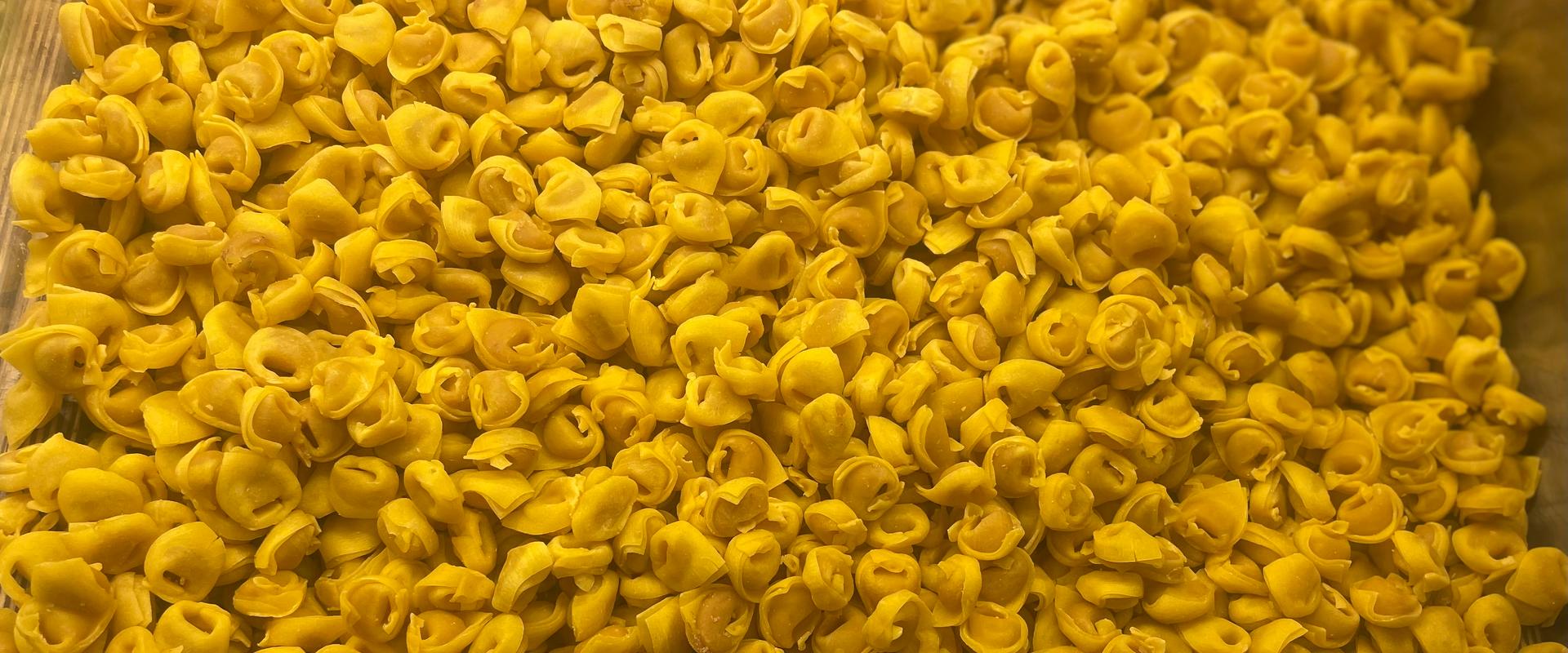 LA LEGGENDA DEI TORTELLINI BOLOGNESI Art Hotel Commercianti Bologna LA LEGGENDA DEI TORTELLINI BOLOGNESI Art Hotel Commercianti Bologna